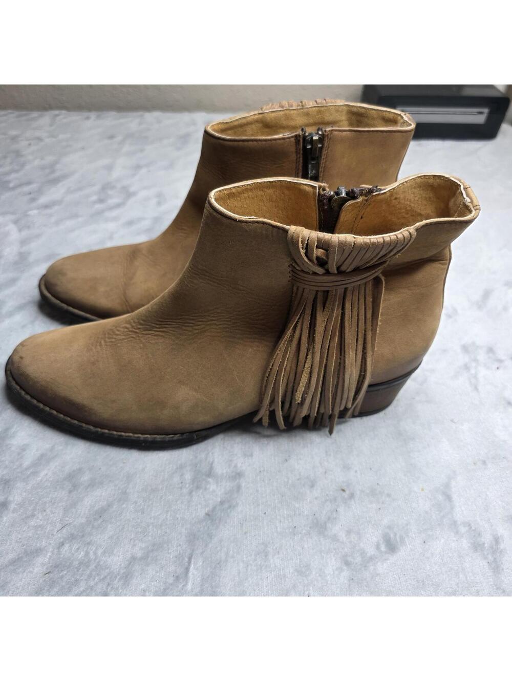 Circle G by Corral Womens Fringe Ankle Boots Tan Distressed Leather Q0007 10M